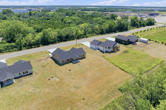 635 S Arbor Valley Way, Valley Center, KS 67147