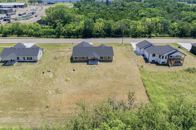 635 S Arbor Valley Way, Valley Center, KS 67147