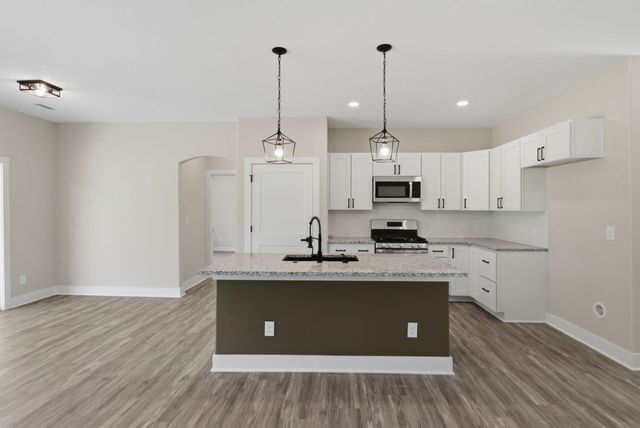 635 S Arbor Valley Way, Valley Center, KS 67147