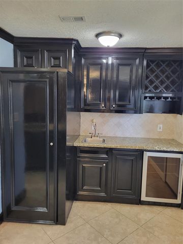 1027 Arrow Hill Road, Houston, TX 77077