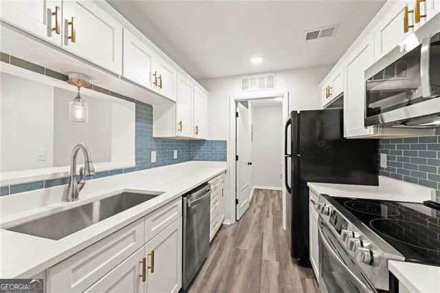 521 Warm Springs Circle, Roswell, GA 30075