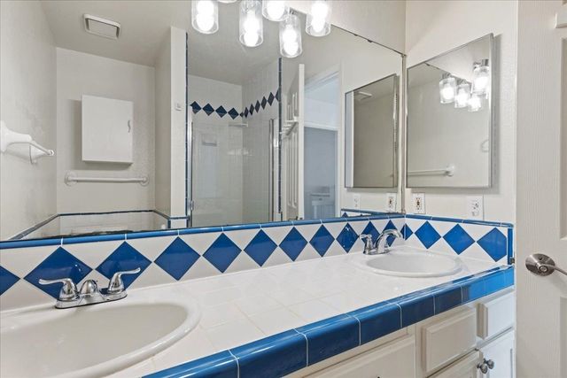 6001 Joaquin Murieta Ave C, Newark, CA 94560