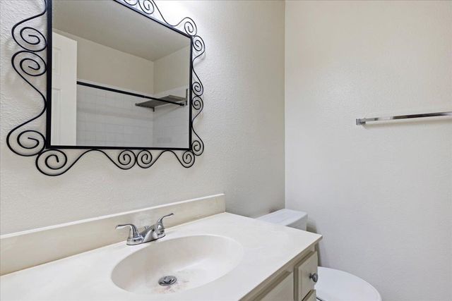 6001 Joaquin Murieta Ave C, Newark, CA 94560