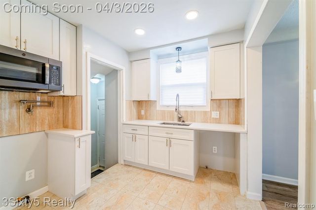 17228 Stout Street, Detroit, MI 48219