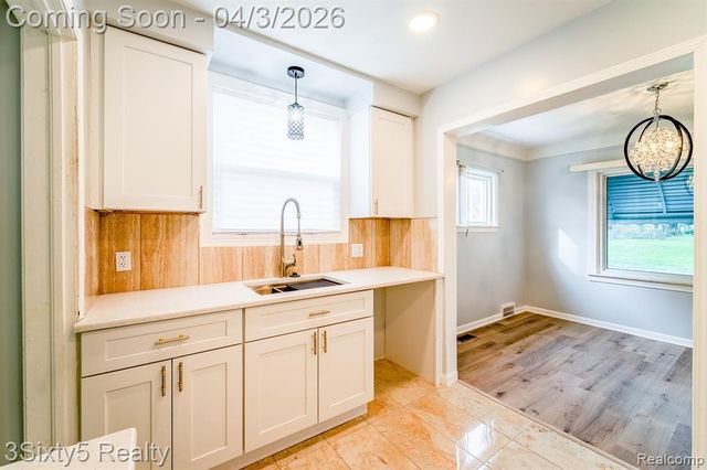 17228 Stout Street, Detroit, MI 48219