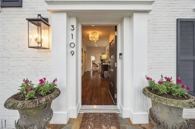 3109 Avalon Place, Houston, TX 77019