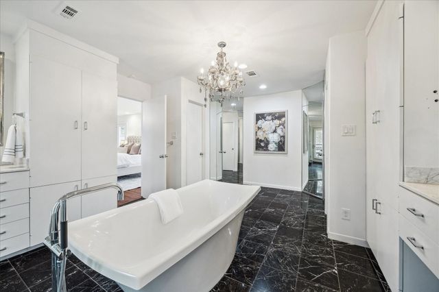 3109 Avalon Place, Houston, TX 77019