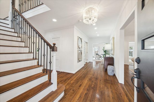 3109 Avalon Place, Houston, TX 77019