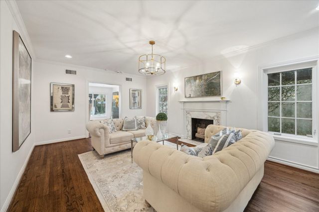 3109 Avalon Place, Houston, TX 77019