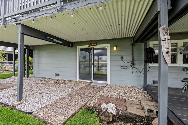 997 Redfish Street, Bayou Vista, TX 77563