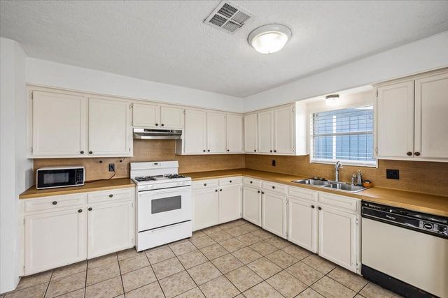 997 Redfish Street, Bayou Vista, TX 77563