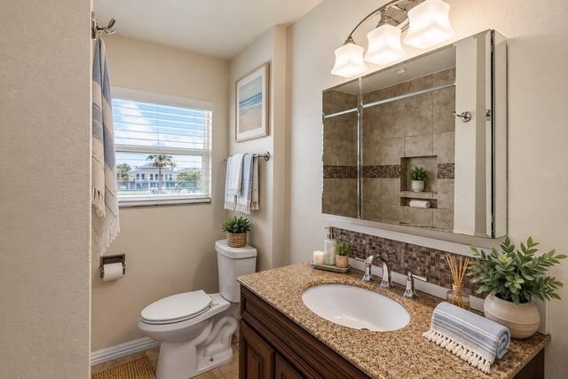 997 Redfish Street, Bayou Vista, TX 77563