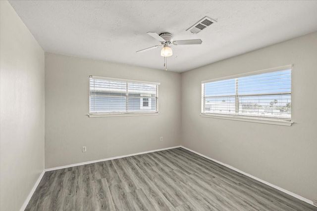 997 Redfish Street, Bayou Vista, TX 77563