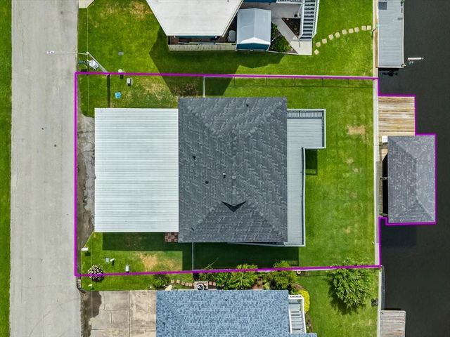 997 Redfish Street, Bayou Vista, TX 77563
