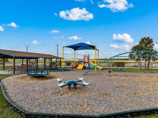 997 Redfish Street, Bayou Vista, TX 77563