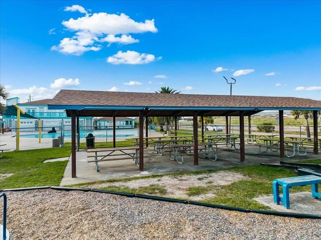 997 Redfish Street, Bayou Vista, TX 77563
