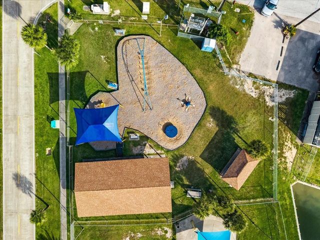 997 Redfish Street, Bayou Vista, TX 77563