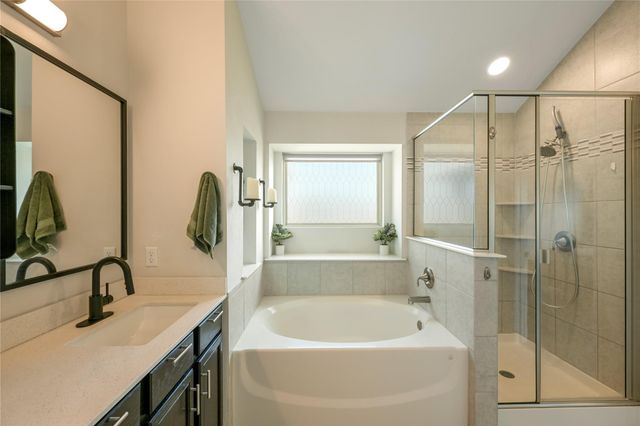 227 Biscayne Bay BND, Kyle, TX 78640