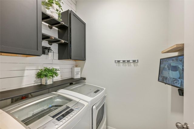 227 Biscayne Bay BND, Kyle, TX 78640
