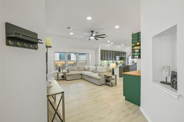 227 Biscayne Bay BND, Kyle, TX 78640