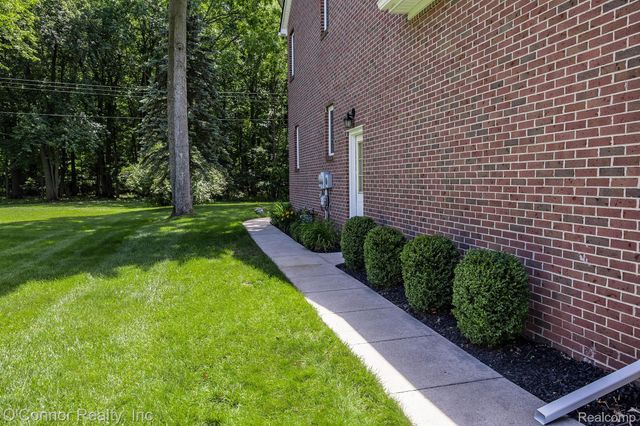 3239 Turnberry, Port Huron Charter Township, MI 48060