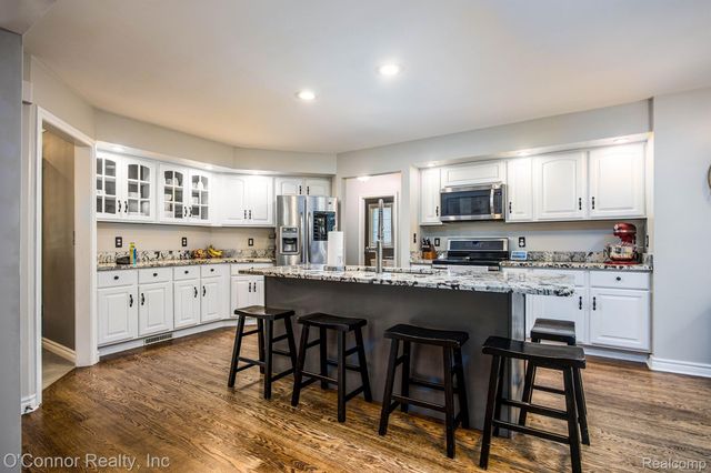 3239 Turnberry, Port Huron Charter Township, MI 48060