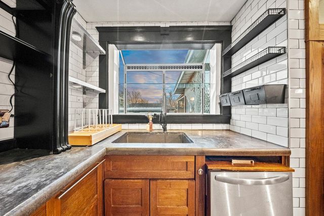 301 2nd Avenue, Chesapeake, OH 45619