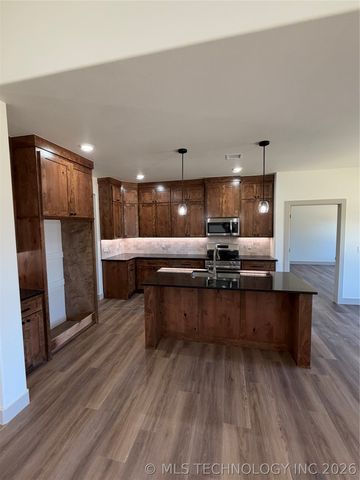 16399 N 573, Tahlequah, OK 74464