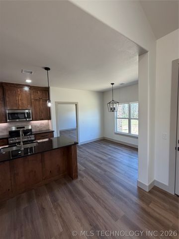 16399 N 573, Tahlequah, OK 74464