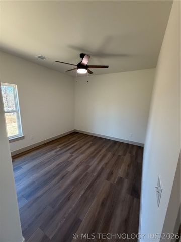 16399 N 573, Tahlequah, OK 74464