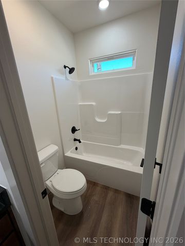 16399 N 573, Tahlequah, OK 74464