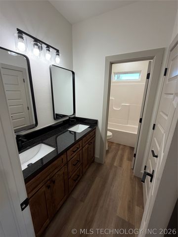 16399 N 573, Tahlequah, OK 74464