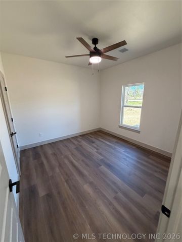 16399 N 573, Tahlequah, OK 74464