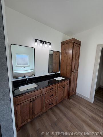 16399 N 573, Tahlequah, OK 74464