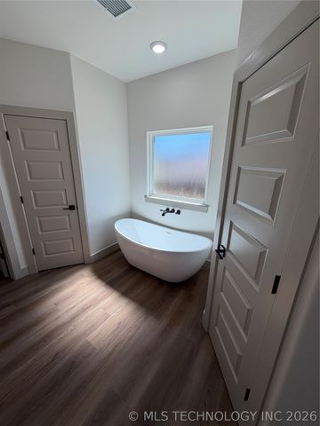 16399 N 573, Tahlequah, OK 74464