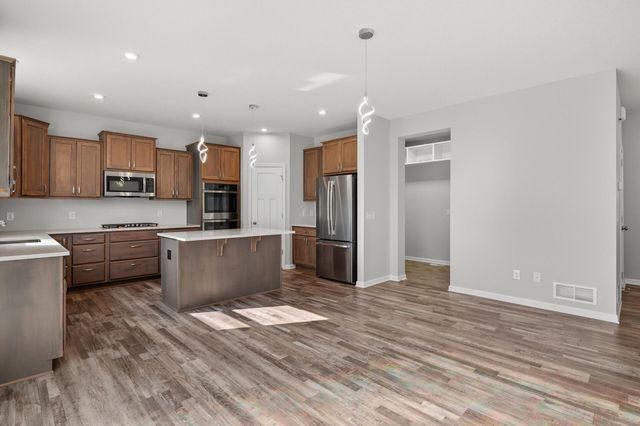 1081 Oakwood Road, Newport, MN 55055