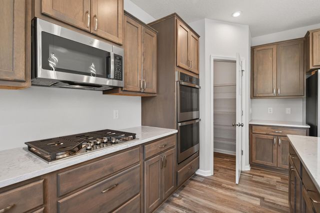 1081 Oakwood Road, Newport, MN 55055