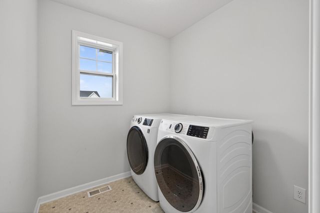 1081 Oakwood Road, Newport, MN 55055