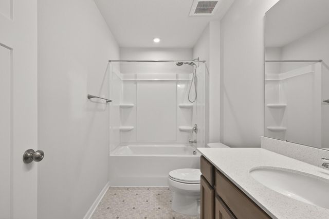 1081 Oakwood Road, Newport, MN 55055