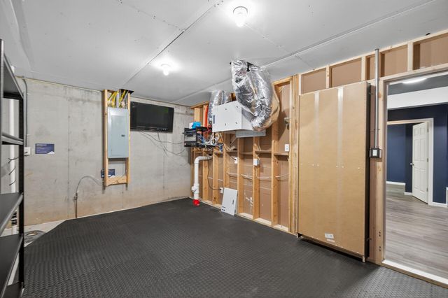 1081 Oakwood Road, Newport, MN 55055