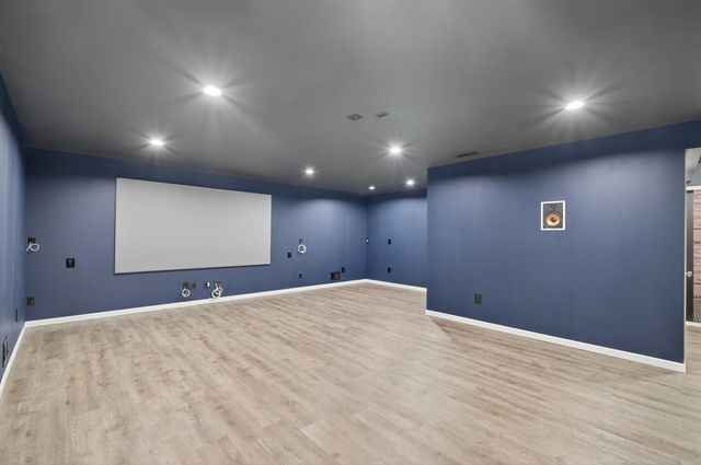 1081 Oakwood Road, Newport, MN 55055