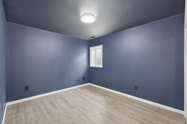 1081 Oakwood Road, Newport, MN 55055