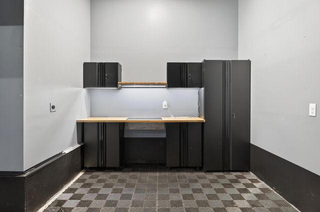 1081 Oakwood Road, Newport, MN 55055