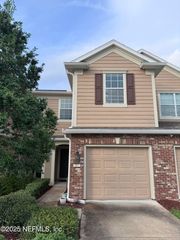 6881 ROUNDLEAF Drive, Jacksonville, FL 32258