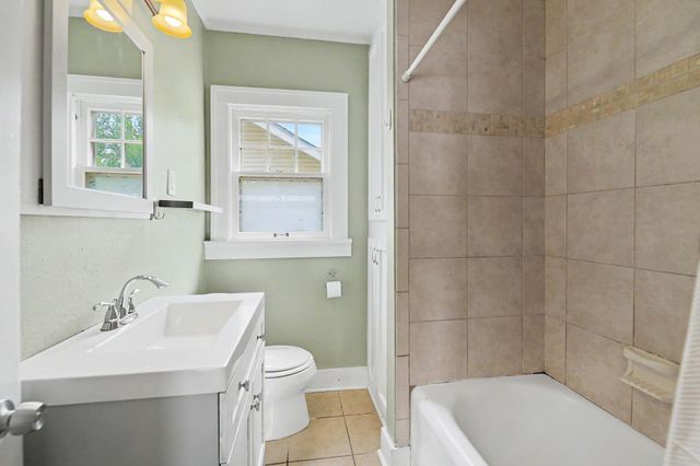 3719 E Edgemont Pl, Wichita, KS 67208