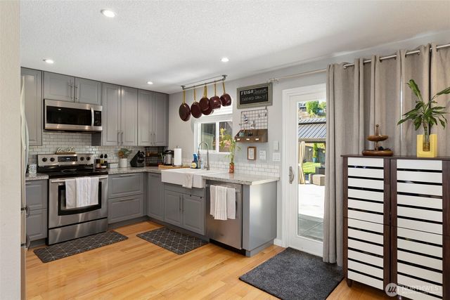 3027 NE Parklane Drive, Bremerton, WA 98310