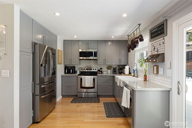 3027 NE Parklane Drive, Bremerton, WA 98310