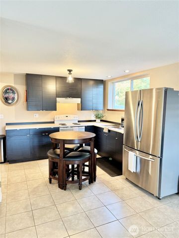 3027 NE Parklane Drive, Bremerton, WA 98310