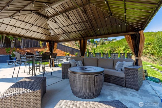 3027 NE Parklane Drive, Bremerton, WA 98310