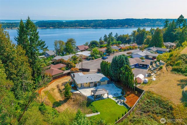 3027 NE Parklane Drive, Bremerton, WA 98310